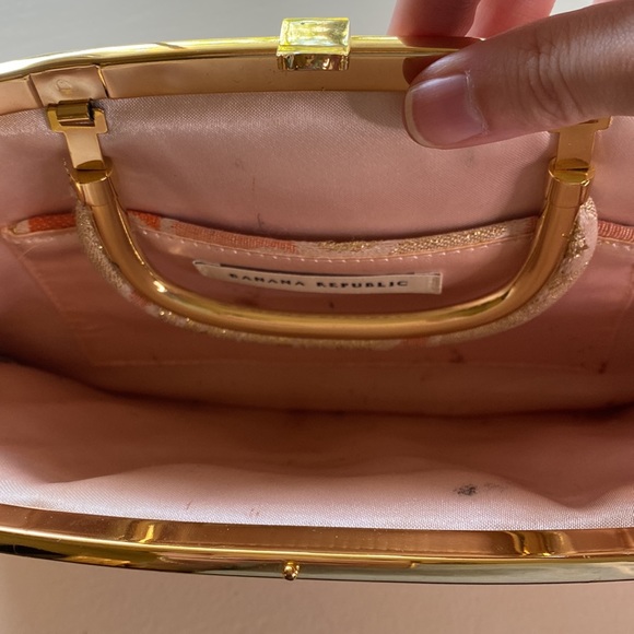 Banana Republic clutch - Picture 3 of 4